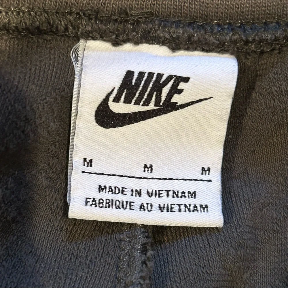 Nike womens modern
